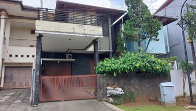 Rumah Mewah LT 246 m2, di Pajajaran, Bandung