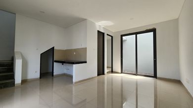 Rumah Minimalis di Taman Kopo Indah, Bandung, Luas 72 m2