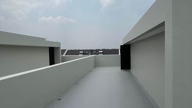 Ready to Use Ruko Usaha di Kota Baru Parahyangan Bandung dengan LB 139m2