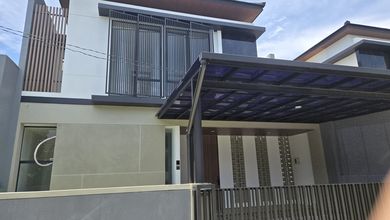 Jual Rumah Eksklusif Luas 220 m2 Area Batununggal, Bandung
