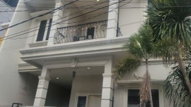Jual Rumah Megah Luas 160 m2 Area Jelambar, Jakarta Barat