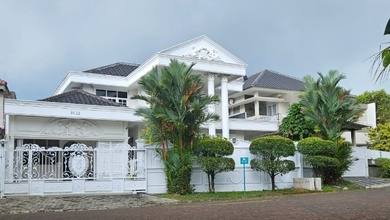 Rumah 2 Lt, Luas 587m2, Danau Bogor Raya