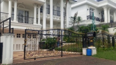 Jual Rumah Cantik LT 589 m2 di Legenda Wisata, Jakarta Timur