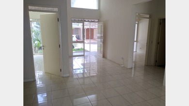 Jual Rumah Bagus Luas 162 m2 area Kota Baru Parahyangan, Bandung