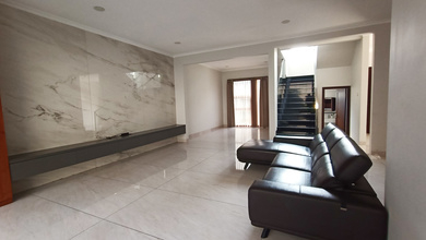 Jual Rumah Mewah Luas 375 m2 di Batununggal, Bandung