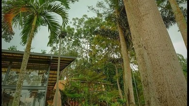 Gedung Komersil Strategis 900m2 Dijual di Setiabudi