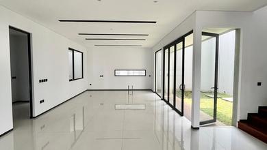 Rumah Premium di Setra Duta, Bandung, LT 380 m2
