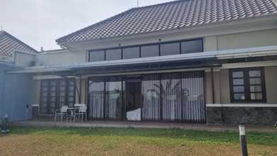 Rumah Modern area Kota Baru Parahyangan, Bandung, LT 268 m2