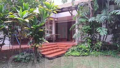 Rumah Modern LT 1100 Jual di Lebak Bulus, Jakarta Selatan