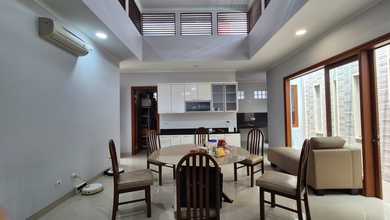 Dijual rumah Mewah di Singgasana, Bandung - LT 200m²