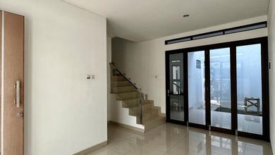 Jual Rumah Bagus Luas 97 m2 di Batununggal, Bandung