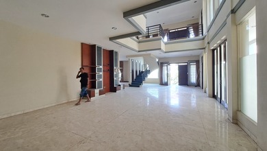Rumah Sewa Tepat untuk Tinggal dan Kantor Daerah Setra Duta, Bandung