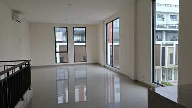 Dijual/Sewa Ruko Verona Junction Hoek 3 lantai, Gading Serpong