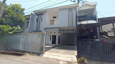 Rumah Mewah LT 240 m2, di Pusponjolo, Semarang