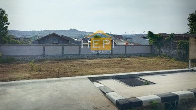 Jual Tanah Area Komplek papandayan Pemandangan Danau dan Taman