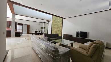Jual Rumah Mewah Luas 626 m2 di Setra Duta, Bandung