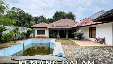 Rumah Eksklusif Luas 1063 m2, area Kemang, Jakarta Selatan
