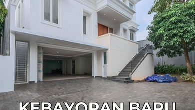 Jual Rumah Bagus LT 633 m2 di Kebayoran Baru, Jakarta Selatan