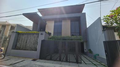 Rumah Prestisius di Kawasan Gajah Mungkur, Semarang, LB 320m², Harga 3,9 Miliar
