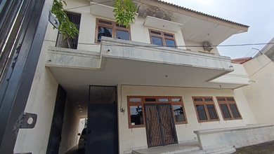 Kesempatan Eksklusif, rumah Mewah di Semarang Timur, Semarang, LB 220m²