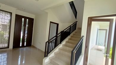 Disewakan Segera Rumah Bagus dengan Tanah Luas 162 m2 Kawasan Summarecon Bandung