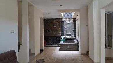 Jual Rumah Eksklusif LT 144 m2 di Kota Wisata, Jakarta Timur