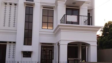 Jual Rumah Megah LT 200 m2 Kawasan Lebak Bulus, Jakarta Selatan