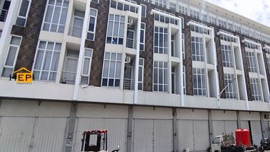 Dijual Ruko Ukuran Besar  Siap Dipakai Menghadap Jalan Raya