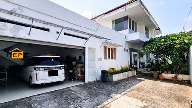 Rumah Area Premium Bukit Sari, Semarang - Harga Menarik 4,5 Miliar
