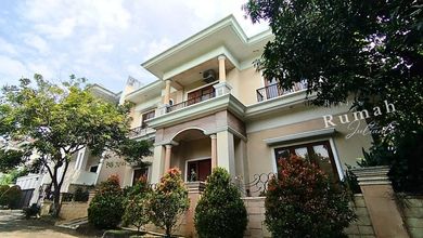 Jual Rumah Mewah Luas 372 m2 di Gajah Mungkur, Semarang