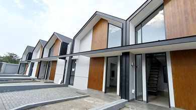 Jual Segera Rumah Mewah di Taman Kopo Indah, Bandung, Luas 80 m2
