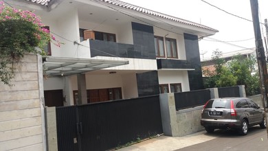 Rumah Cantik 2 Lt Di Bendi Kebayoran Lama 