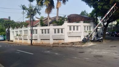 Jual Rumah Cantik LT 628 m2 di Kebayoran Baru, Jakarta Selatan