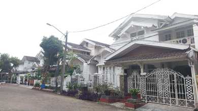 Rumah Mewah Luas 180 m2, area Bintaro, Tangerang Selatan