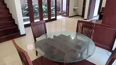 Dijual Rumah Rapi 2lt  Di Renon, Denpasar Selatan
