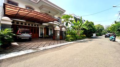 Rumah Mewah Komplek Premium Tebet, Akses Jalan Lebar 