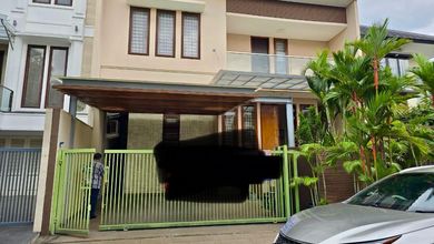 Jual Rumah Megah Luas 200 m2 di Gading Serpong, Tangerang