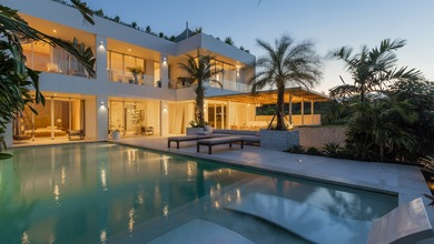 Hunian Mewah di Jimbaran, Badung, 4 KT, LT 570m²