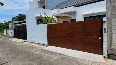 Rumah Modern Luas 150 Jual area Nusa Dua, Badung