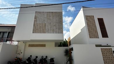 Jual Rumah Cantik LT 132 m2 area Canggu, Badung