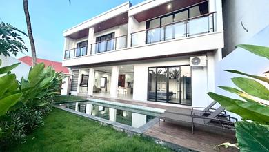 Jual Rumah Siap Huni di Canggu, Badung, Luas 220 m2