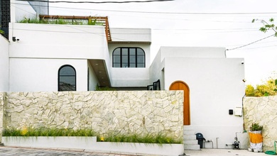 Jual Rumah Megah LT 150 m2 di Nusa Dua, Badung