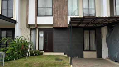 Disewakan Cepat Rumah Cantik dengan Tanah Luas 120 m2 di Kota Baru Parahyangan