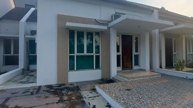 Disewakan Rumah Minimalis di Suvarna Sutera, Tangerang, LT  136 m2