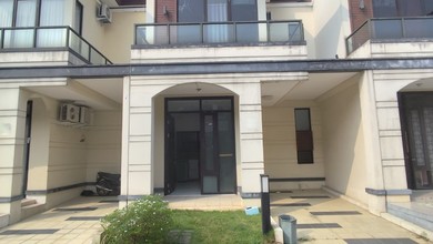 Rumah Semi Furnished Lokasi Strategis Kawasan Suvarna Sutera