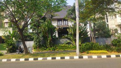 Rumah Premium di Kembangan Baru, Jakarta Barat, LT 800 m2
