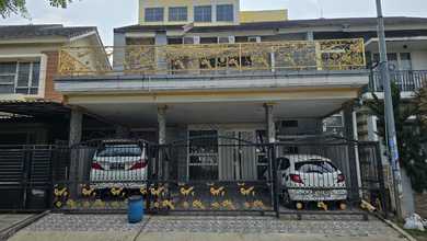 Jual Rumah Eksklusif Luas 196 m2 di Serpong, Tangerang Selatan