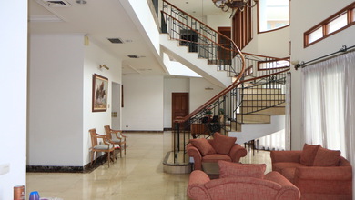 Jual Rumah Cantik Luas 938 m2 area Pondok Indah, Jakarta Selatan