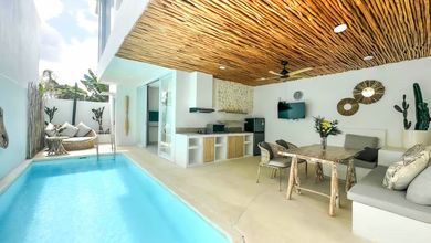 Villa Baru Dengan Desain Modern Santorini di Uluwatu