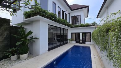 Villa Modern Tropis Jimbaran Bawah Dekat Side Walk Mall
